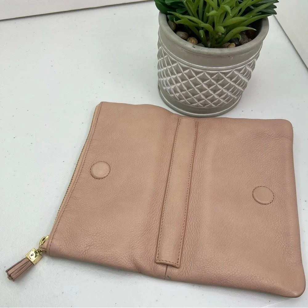 42- Tory Burch Fold Bag
